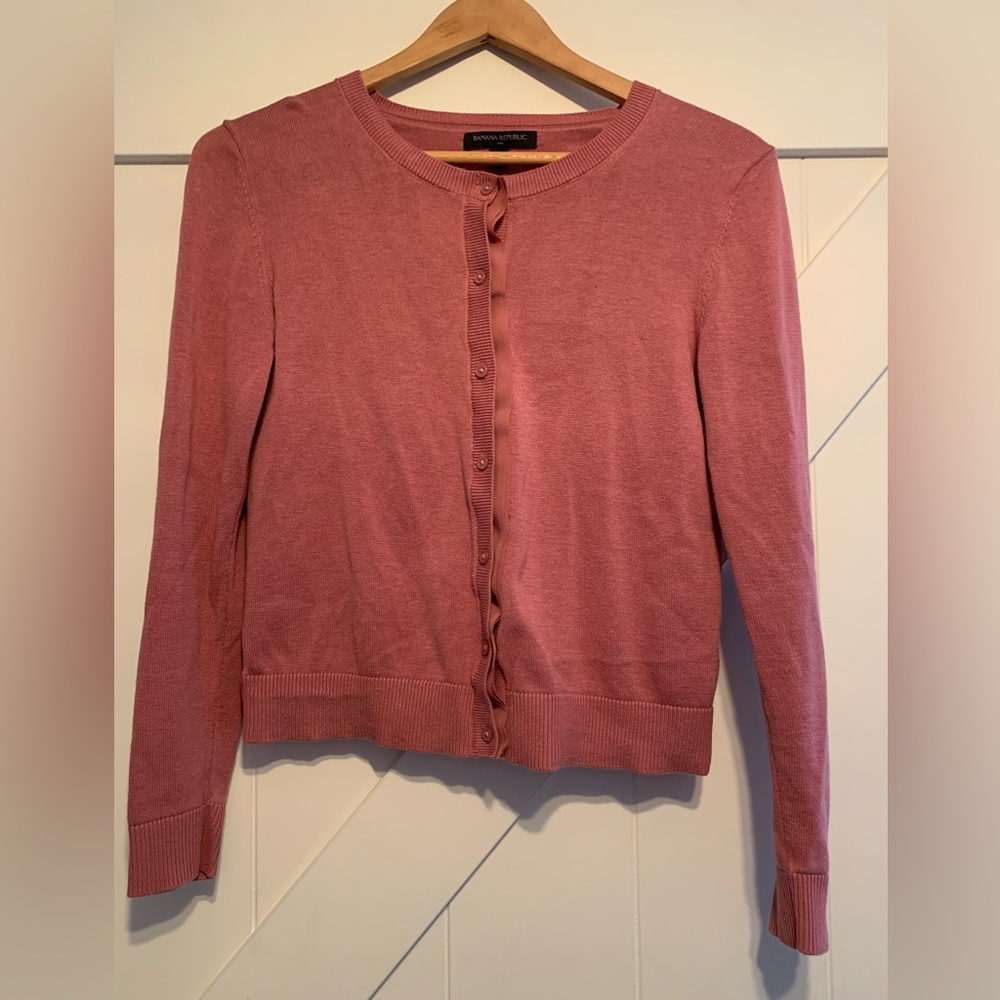 Banana republic button down crew neck cardigan dusty rose women’s size XS